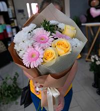 Букет цветов из:  Герберы, Розы и Хризантемы в Теберде