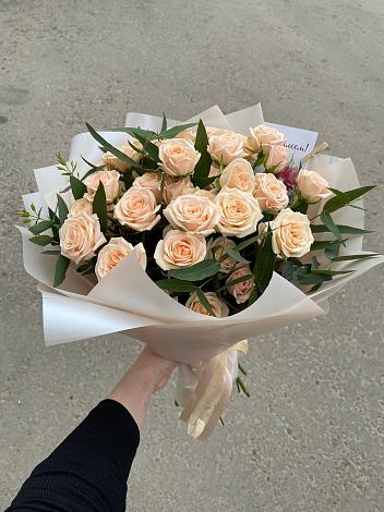 Букет Кремовые розы Латте в Теберде