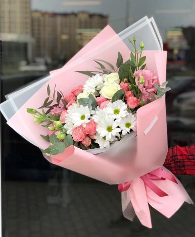 Букет цветов из: Розы, Лизиантусы и Хризантемы в Теберде